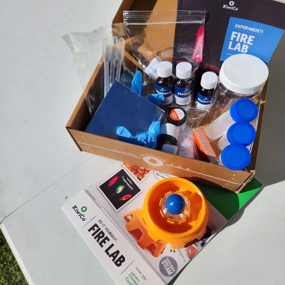 Fire Lab KiwiCo Kiwi Co. Crate Science Experiment Craft Kit Chemistry ST… - Picture 5 of 7